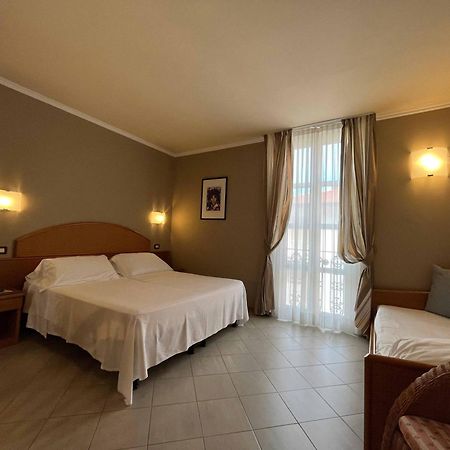 פורטה דיי מארמי Hotel Regina מראה חיצוני תמונה