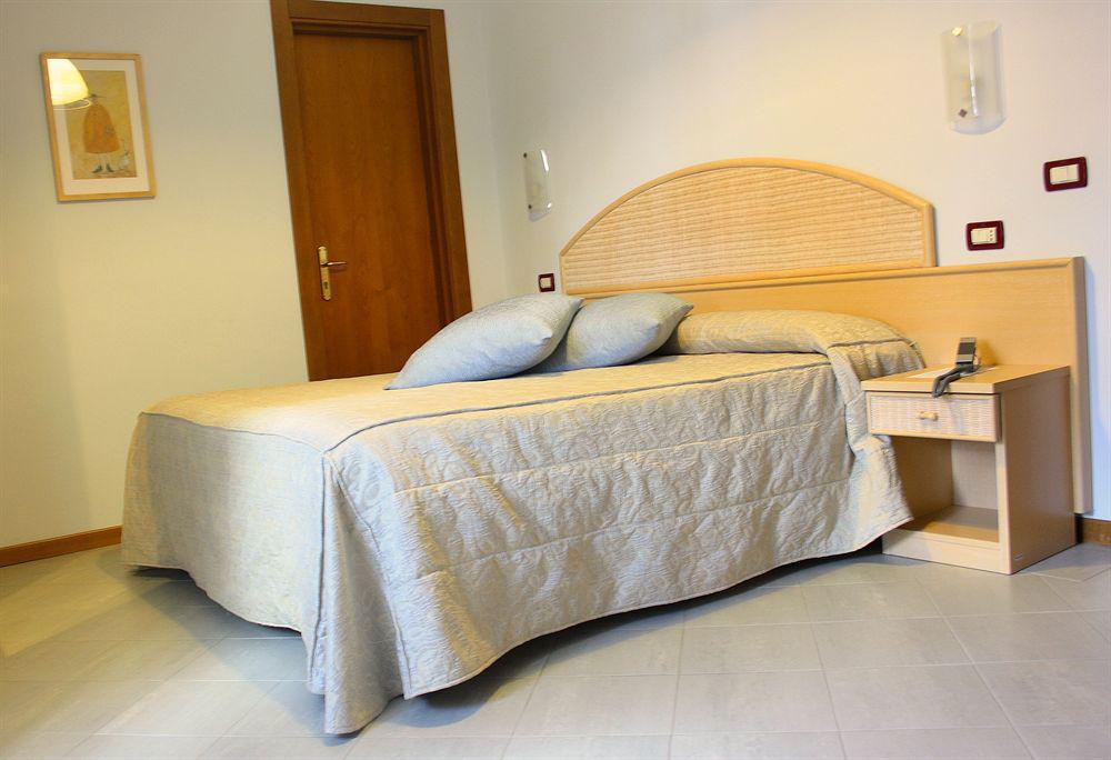 פורטה דיי מארמי Hotel Regina מראה חיצוני תמונה