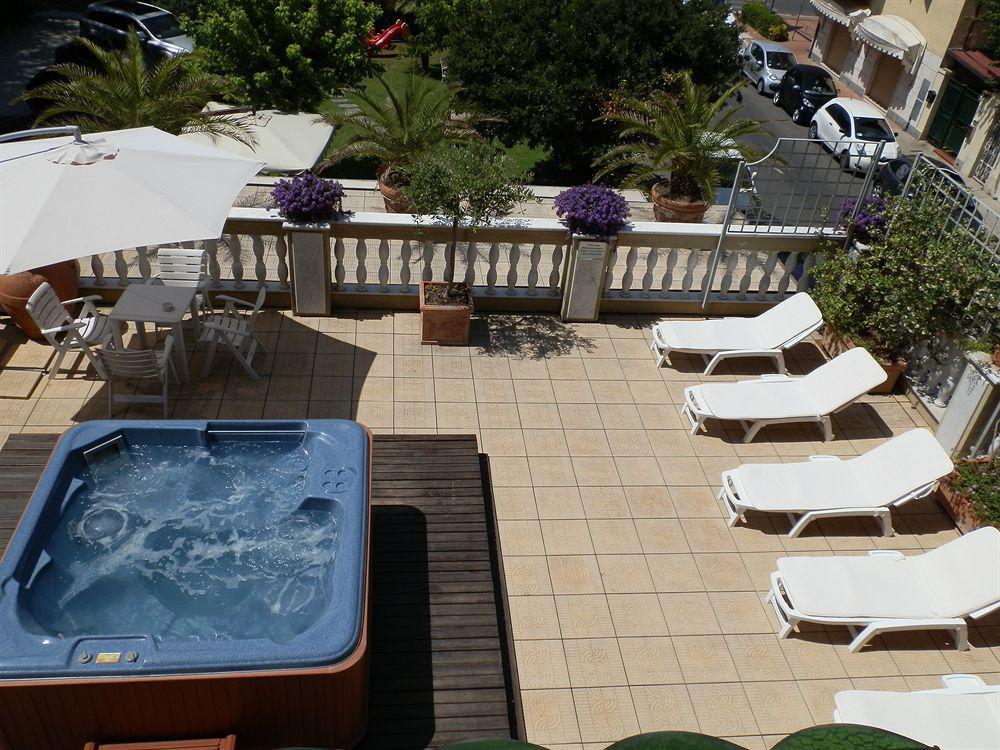 פורטה דיי מארמי Hotel Regina מראה חיצוני תמונה