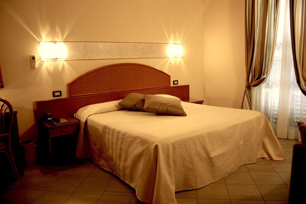 פורטה דיי מארמי Hotel Regina מראה חיצוני תמונה