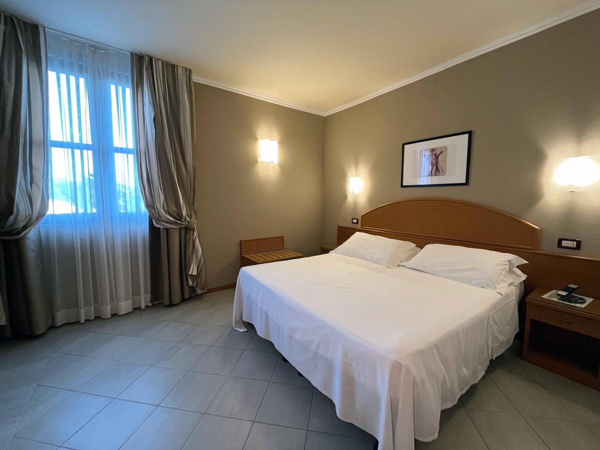 פורטה דיי מארמי Hotel Regina מראה חיצוני תמונה