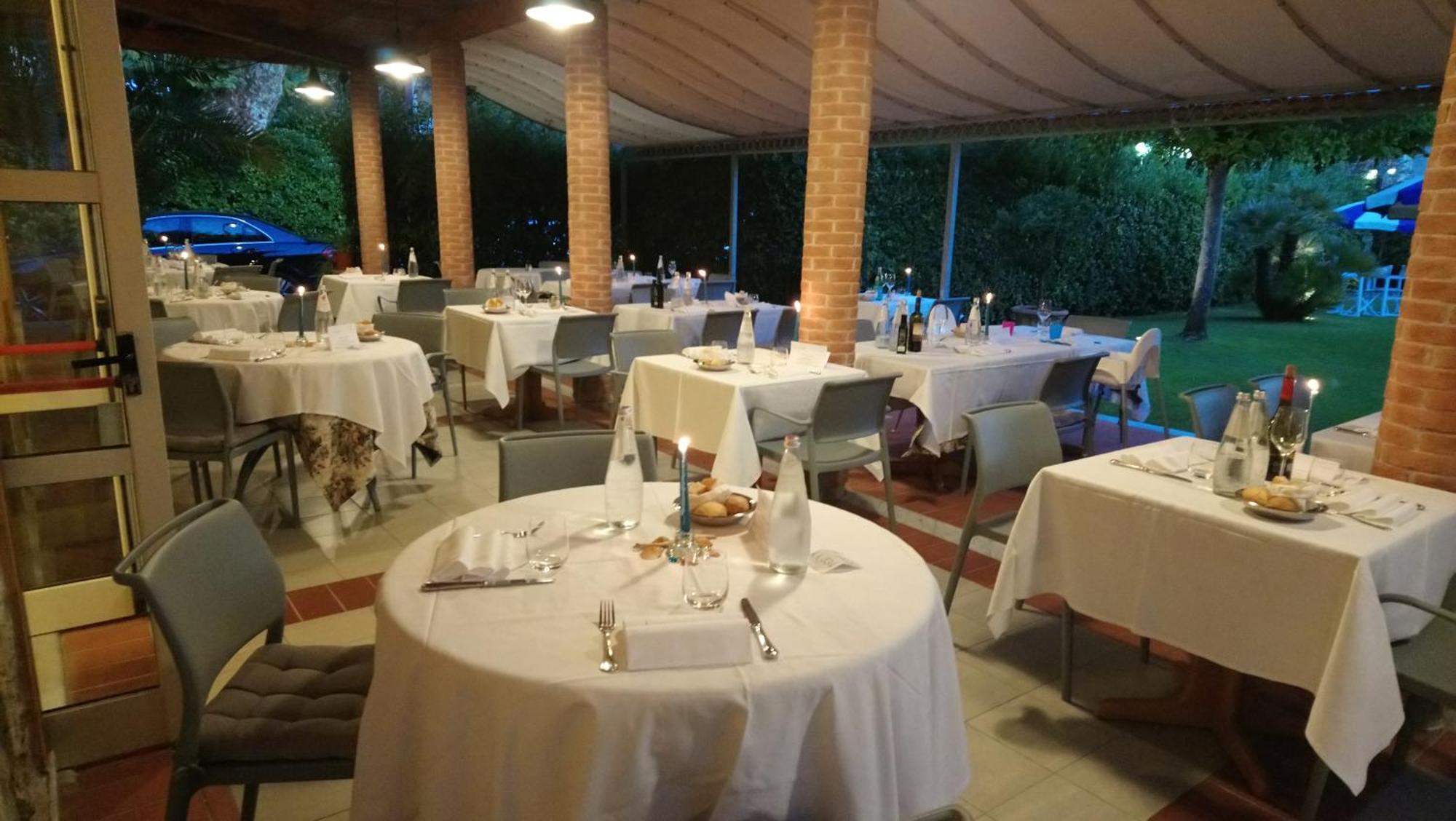 פורטה דיי מארמי Hotel Regina מראה חיצוני תמונה