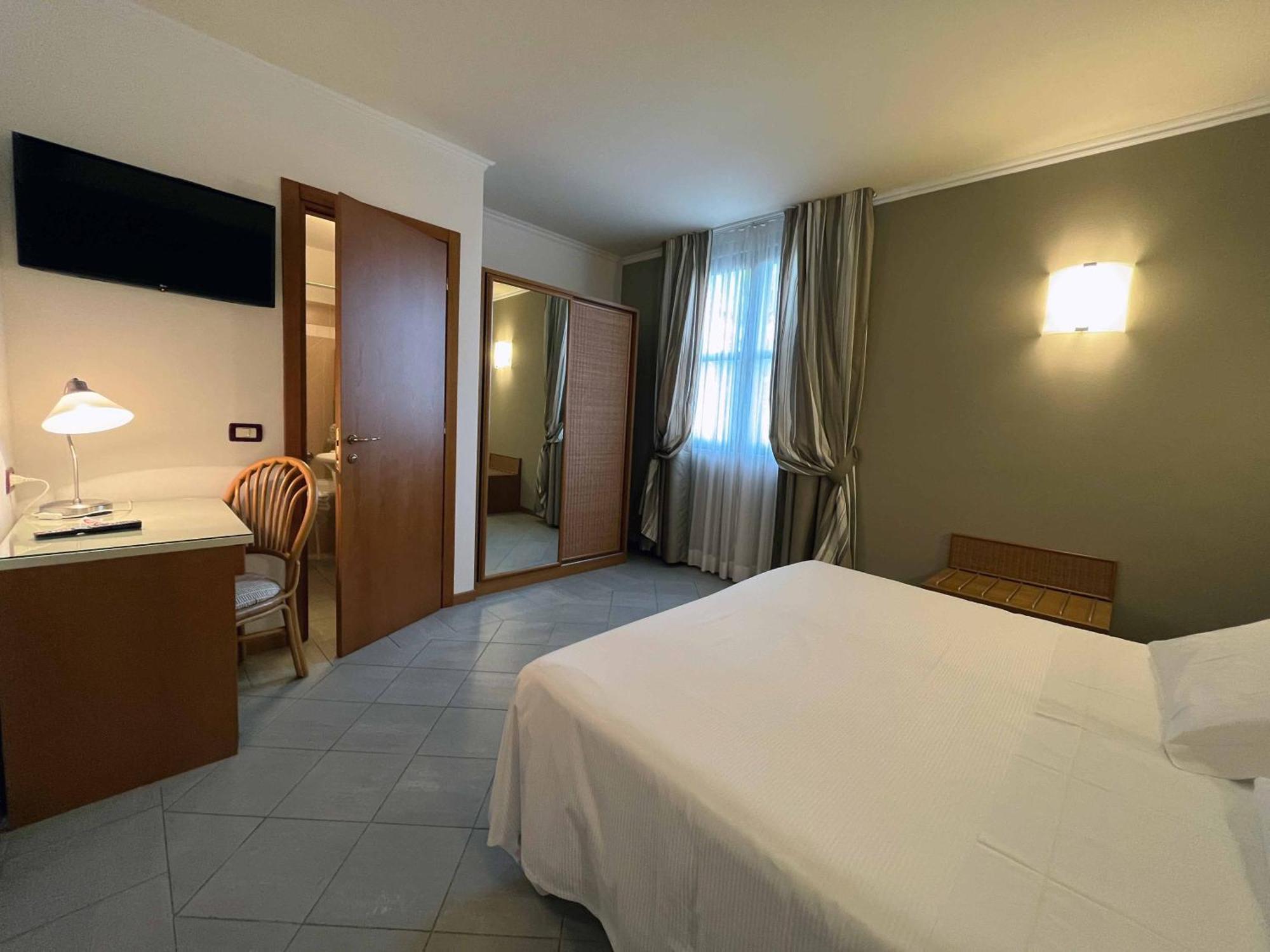 פורטה דיי מארמי Hotel Regina מראה חיצוני תמונה