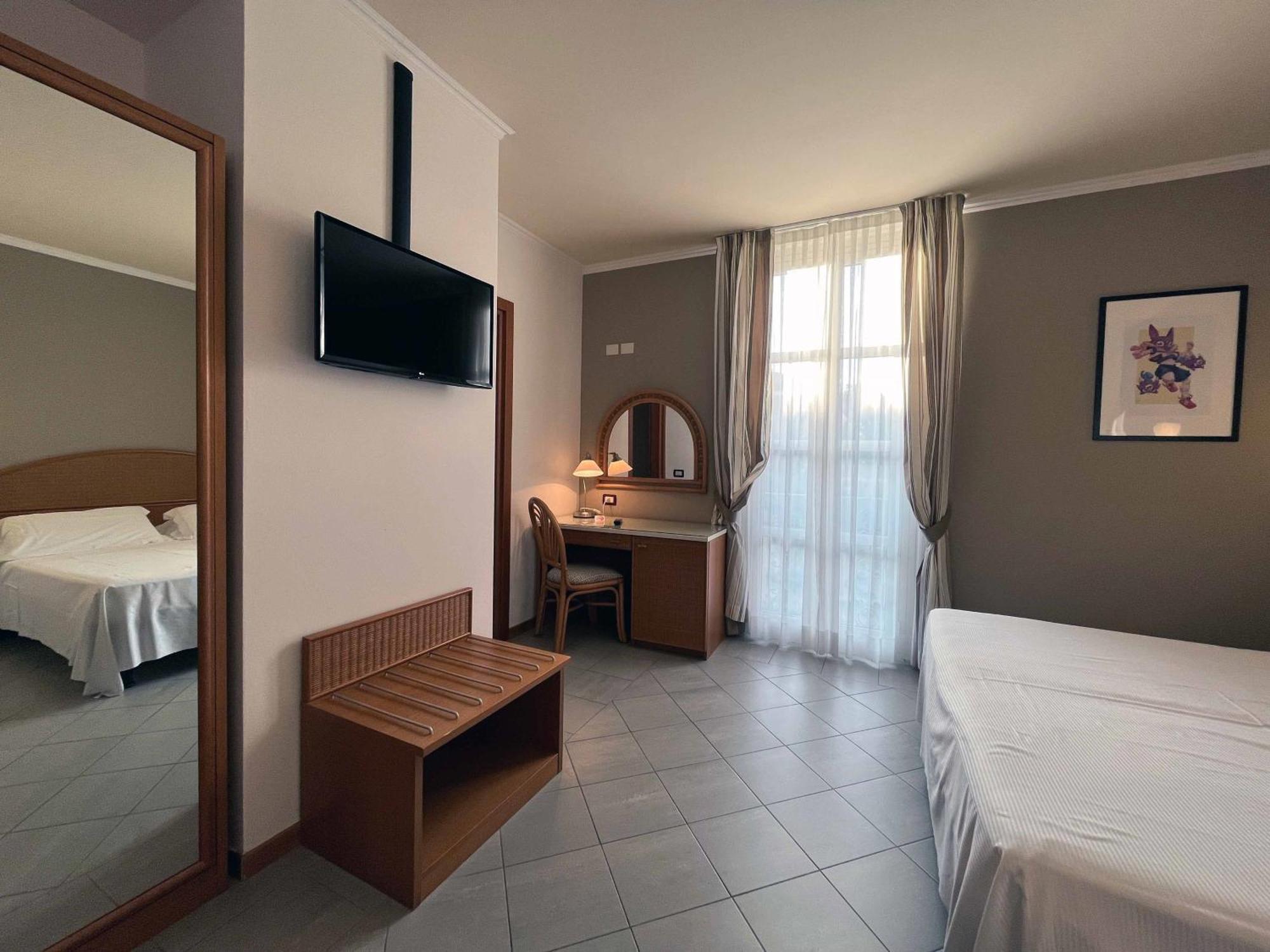 פורטה דיי מארמי Hotel Regina מראה חיצוני תמונה