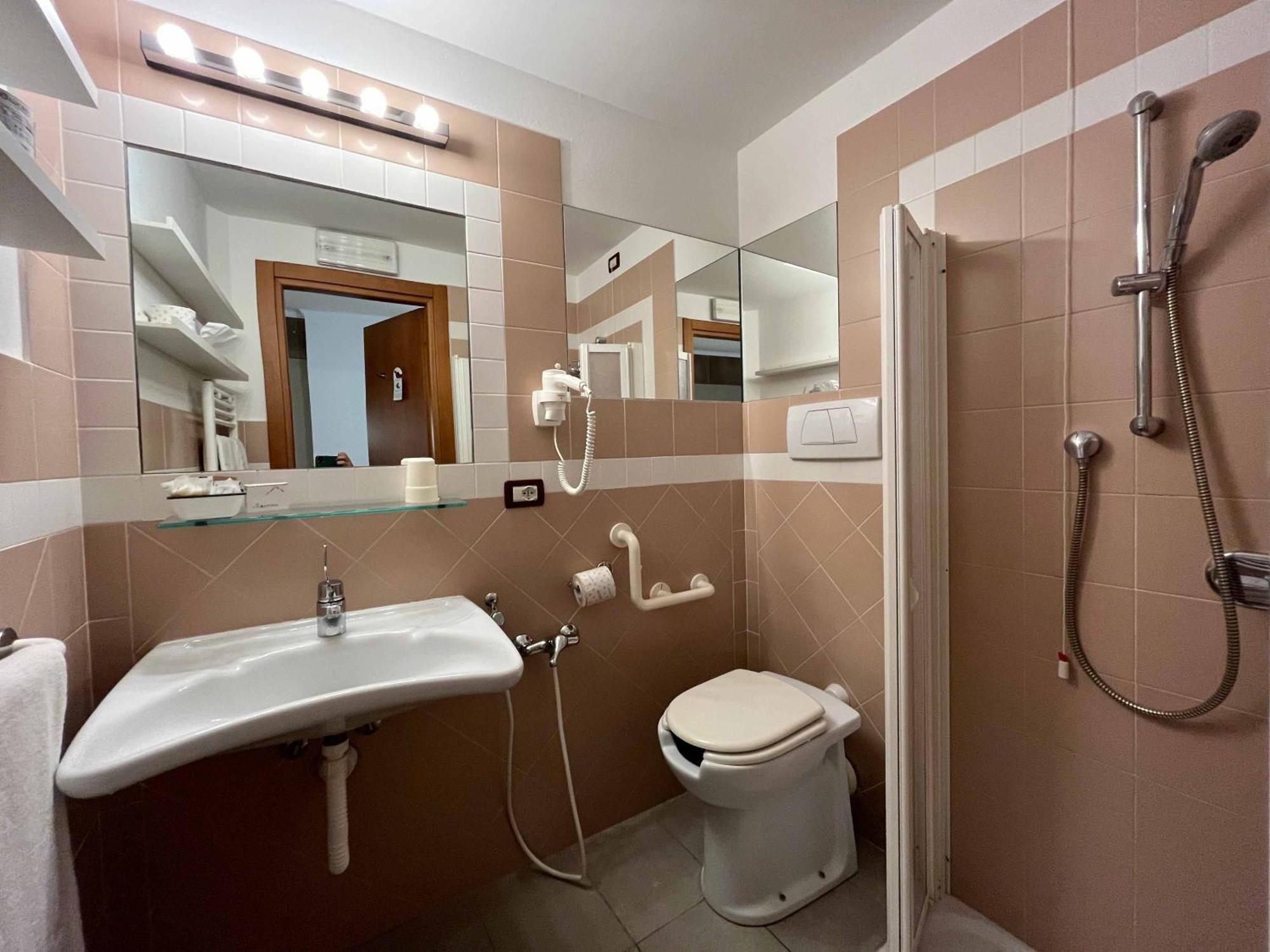 פורטה דיי מארמי Hotel Regina מראה חיצוני תמונה